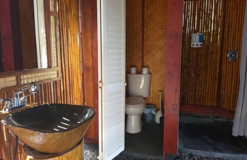 Kapoho Apartment | Oceanfront Hideaway. Watch Whales. Sleep to Waves!