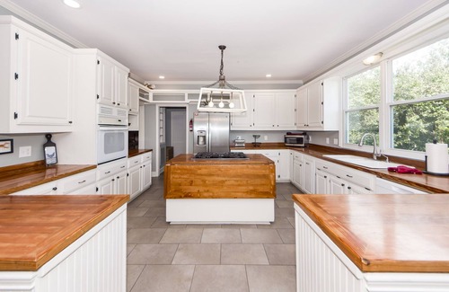 Sullivan's Island House | Oceanfront Home, Stunning Views, Sun Deck, Screened Porch, Walk to restaurants!