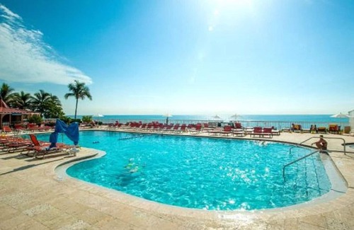 Seybold Condo | Oceanfront hotel studio right on the beach. Private balcony; Dream view.