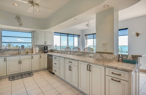 Summerland Key House | Oceanfront Home-Pool, Dock-Available Daily, Weekly or Monthly.
