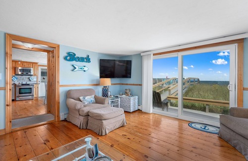 Sagamore Beach House | Oceanfront Home on Sagamore Beach Sleeps 10
