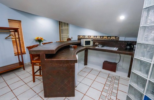 Manuel Antonio Hotel | Oceanfront Hotel Verde Mar direct access to the beach
