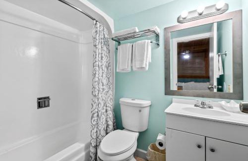 Fort Pierce Hotel | Oceanfront Inn, Inlet View, King Bed, #5