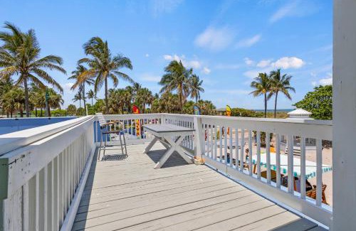 Fort Pierce Hotel | Oceanfront Inn, Inlet View, King Bed, #5