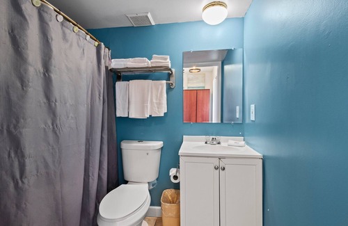Fort Pierce Hotel | Oceanfront Inn Room #25- Ocean View Balcony, King Bed