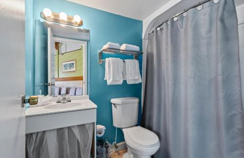 Fort Pierce Hotel | Oceanfront Inn, Standard, King Bed, Inlet View #15