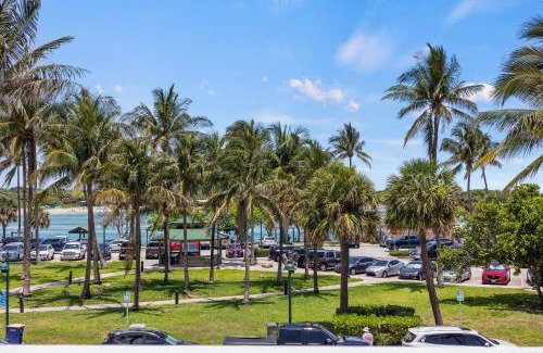 Fort Pierce Hotel | Oceanfront Inn, Standard, King Bed, Inlet View #15
