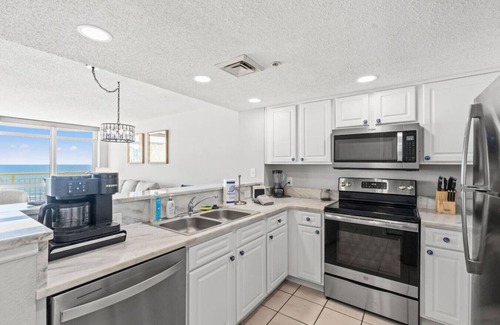 Atlantic Beach Condo | Oceanfront - King Bed - 2br - 2ba - Kitchen - W&D