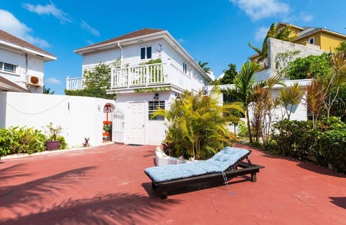 Nassau Apartment | Oceanfront Lemon Cottage