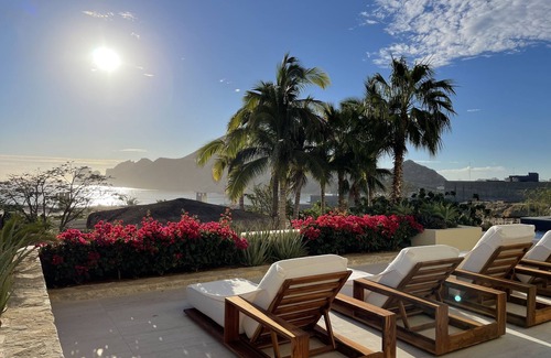 El Medano Ejidal Villa | Oceanfront Luxury Escape, Breathtaking Views. Private Pool & Jacuzzi
