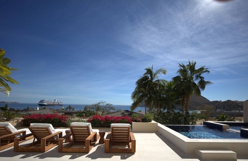 El Medano Ejidal Villa | Oceanfront Luxury Escape, Breathtaking Views. Private Pool & Jacuzzi