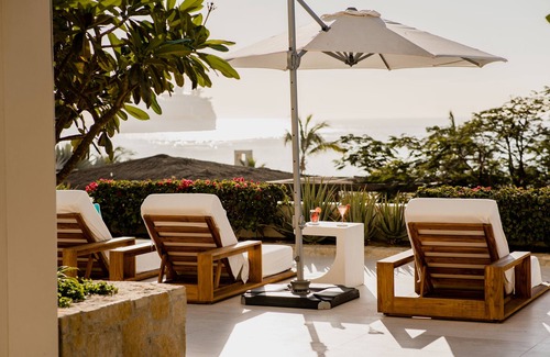 El Medano Ejidal Villa | Oceanfront Luxury Escape, Breathtaking Views. Private Pool & Jacuzzi