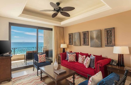 Marina Resort | Oceanfront Luxury at Gorgeous 5-Star Cabo San Lucas Resort