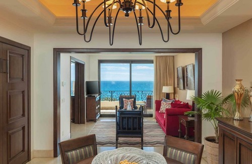 Marina Resort | Oceanfront Luxury at Gorgeous 5-Star Cabo San Lucas Resort