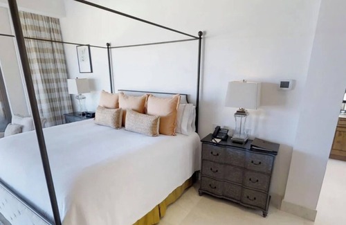 Los Cabos Resort | Oceanfront Luxurious 4 BDRM PH Suite at Golf and Spa Resort in Cabo San Lucas