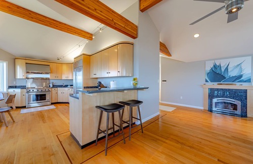 Shelter Cove House | Oceanfront Luxurious Home, Pet Friendly, Hot Tub, Fly In and Walk from Airstrip