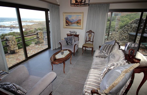 Rooiels House | Oceanfront luxury accommodation in Rooi Els, Cape Town