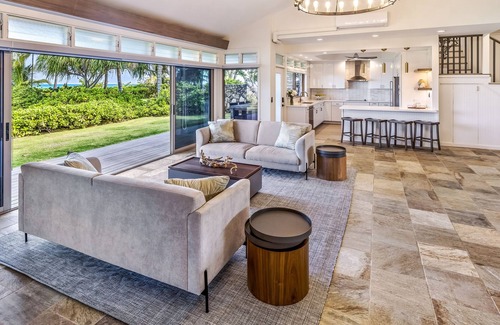 Lanikai Villa | Oceanfront Luxury Home w/Hot Tub, A/C & Views of Lanikai Beach: Na Makana Villa