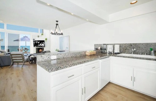 Central Malibu House | Oceanfront Malibu Townhouse On Quiet Road