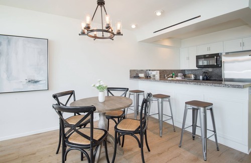 Central Malibu House | Oceanfront Malibu Townhouse On Quiet Road