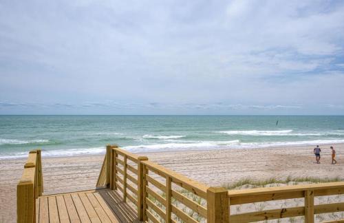 Ocean City Beach House | Oceanfront - North Topsail - Close to Shops and Restaurants