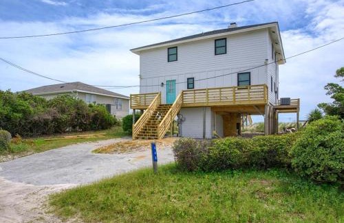 Ocean City Beach House | Oceanfront - North Topsail - Close to Shops and Restaurants