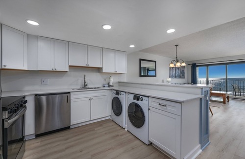 Ash Condo | Oceanfront Pool-3BD Family Friendly Condo-Cherry Grove