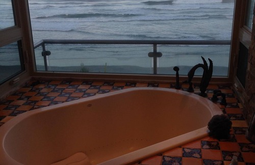 La Fonda House | ⭐️⭐️⭐️ Oceanfront Paradise ⭐️⭐️⭐️