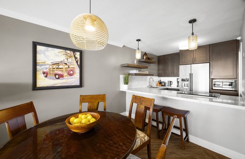 Waikiki Condo | Oceanfront Paradise Retreat at Waikiki Beach Tower Amazing Hotel Amenities