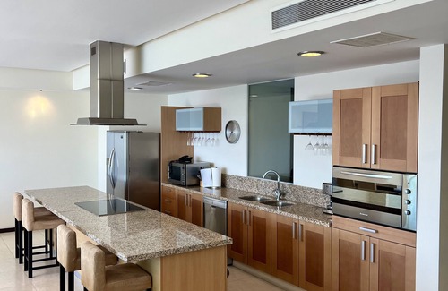 North Hotel Zone Condo | Oceanfront Peninsula Hotel Zone Puerto Vallarta Tower 3