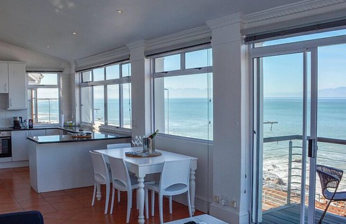 Kalk Bay House | Oceanfront Penthouse