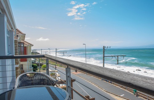 Kalk Bay House | Oceanfront Penthouse