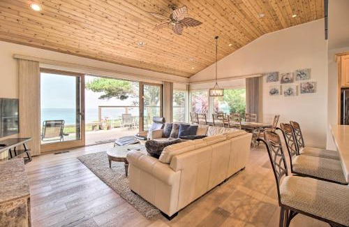 Point Arena House | Oceanfront Point Arena House with Lovely Deck!