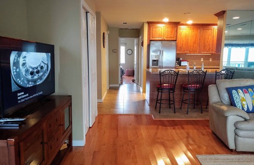 Long Beach House | Oceanfront/Pool/Bikes/Parking/Location! Location! Great Energy, Great Vibe!