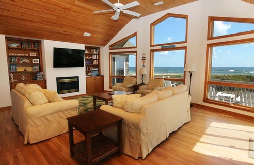 Duck House | OCEANFRONT, Private Pool, Private Beach Access, Hot Tub, SSV124, Aint Life Grand