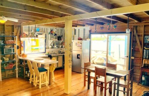 Bocas del Toro House | Oceanfront, Quiete and Convenient Location
