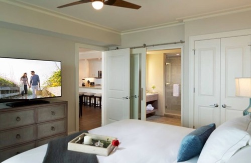 Hilton Head Resort | OCEANFRONT RESORT! Hilton Grand Vacation - 2 Bed/2 Bath Premier Suite-Ocean Oak