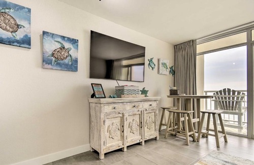Crescent Beach Apartment | Oceanfront Resort Condo in North Myrtle Beach