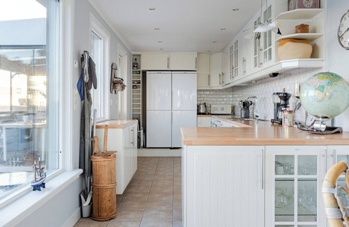 Varmdo House | Oceanfront Retreat - Heated Pool, Sauna, Jacuzzi