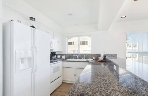 Central Malibu House | Oceanfront Retreat - Perfect For Family Reunions