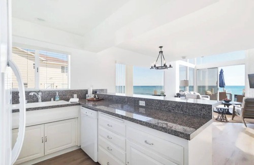 Central Malibu House | Oceanfront Retreat - Perfect For Family Reunions