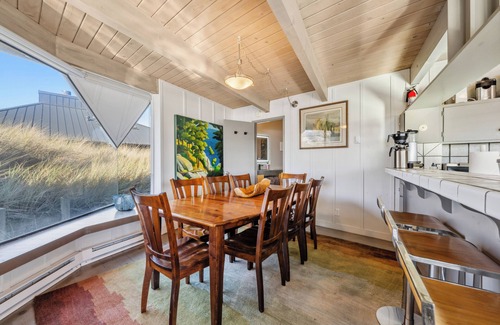 Watsonville House | Oceanfront Retreat Pajaro Dunes Beach, crashing wave views, private beach
