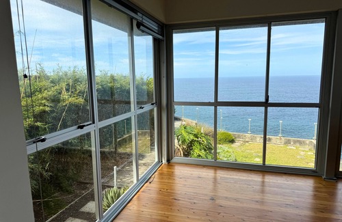 Sydney Villa | Oceanfront Retreat: Whale Watching Haven