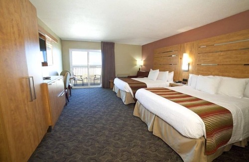 Tybee Island Hotel | Oceanfront Room w/Private Balcony, WiFi, and Incredible Water Views
