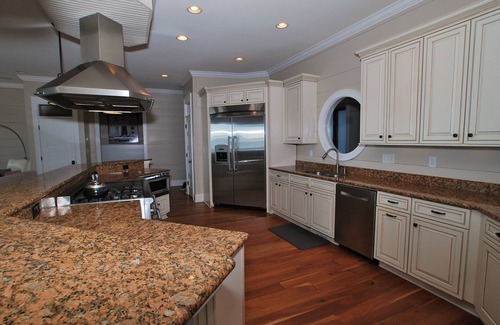 Isle of Palms House | Oceanfront/Sleeps 18/Lady Poseidon/Elevator/Pool & Heatable Spa