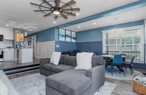 Emerald Isle Condo | Oceanfront, Stunning Contemporary Condo,1st Floor, Recently Remodeled