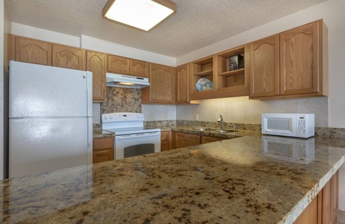 Kapaa Condo | Oceanfront, Stunning View, Remodeled, 1 BR, A/C, Pono Kai C305