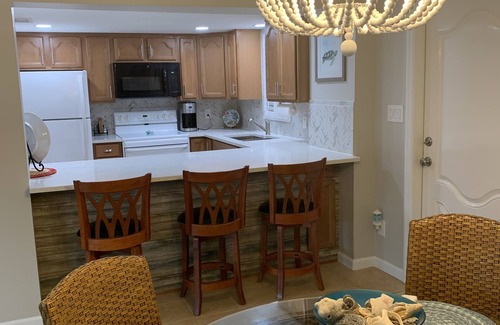 Central Beach Condo | Oceanfront sunrise condo