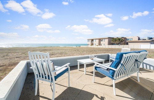 San Simeon Cottage | Oceanfront Unicorn Cottage - No Comparable Property Around