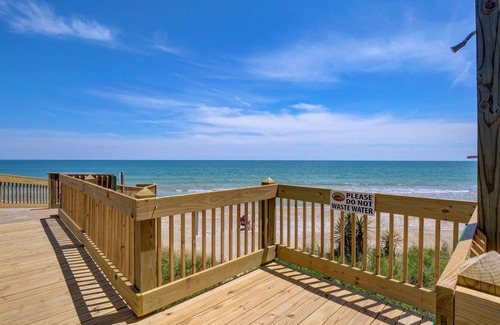 Sneads Ferry Condo | Oceanfront End Unit 2BR Condo - Linens Included